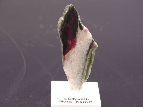 Eudialyte polie TRES RARE Norra K�rr Su�de 10gr 53 x 21 x 6 44 Moyenmoutier (88)
