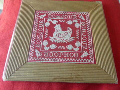 pour cadeau, d�j� emball� pour vous,
Poule et ses oeufs
12 Roclincourt (62)