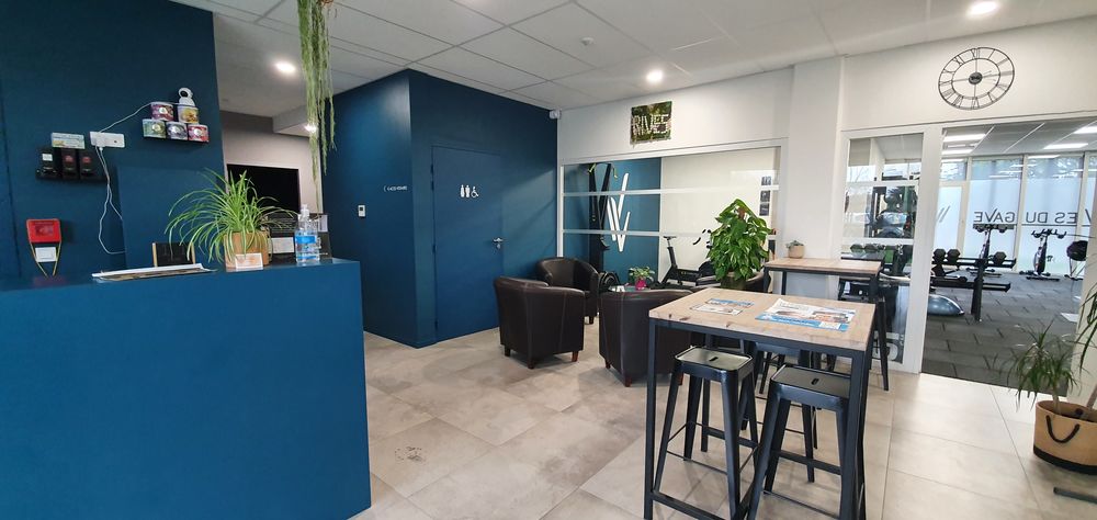   Espace de 346 m2 proche centre-ville de Pau - Bizanos Bizanos
