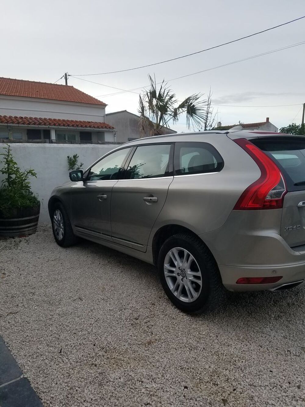 XC60 Business D5 AWD 215 ch Momentum Business Geartronic A 2014 occasion 17310 Saint-Pierre-d'Ol&eacute;ron
