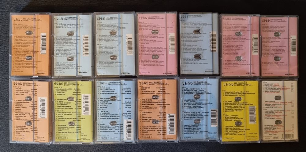 Lot de 14 cassettes audio - "Les Chansons de cette ann&eacute;e-l&agrave;. CD et vinyles