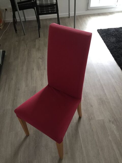 Jolie table  manger + 4 chaises dhoussables  170 Alfortville (94)