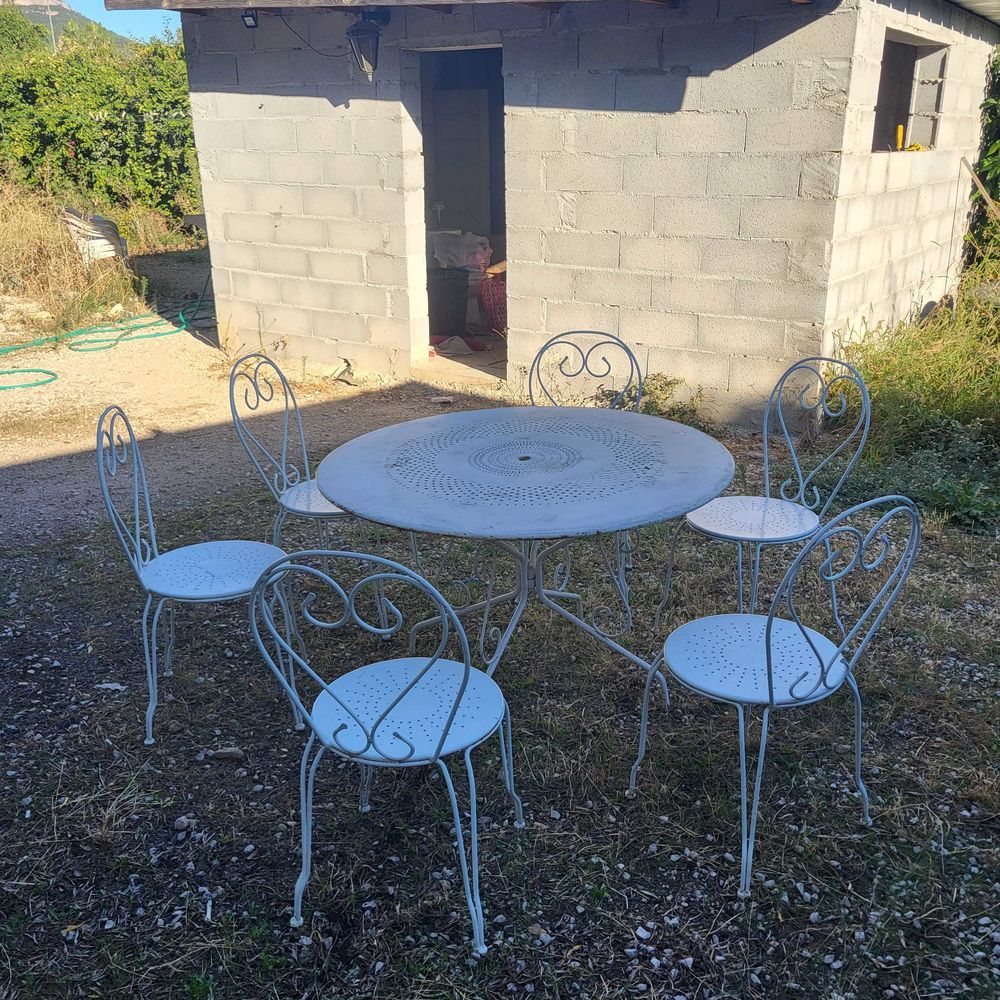 plusieurs salon de jardin fer forg&eacute; ancien Jardin