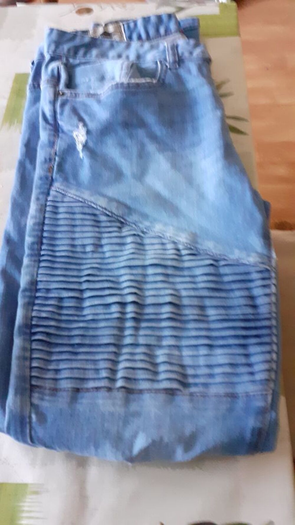 Jeans &eacute;tat neuf Taille 42 Vêtements