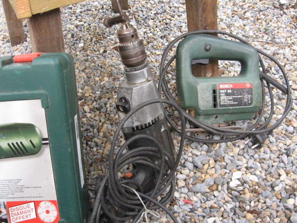 Scie circulaire Bosch sur table avec accessoires Bricolage