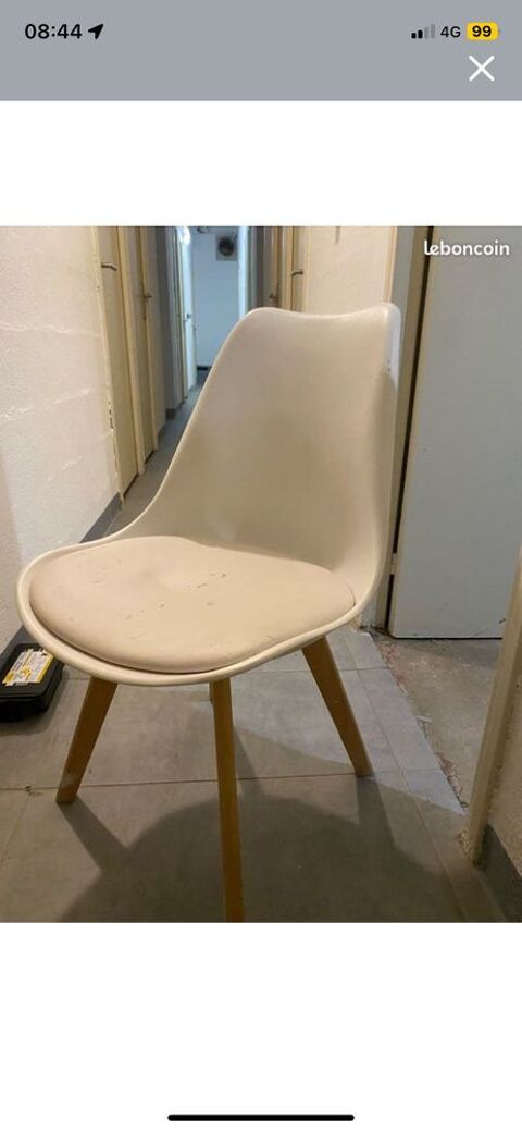 2 chaises blanches 5 Mandelieu-la-Napoule (06)