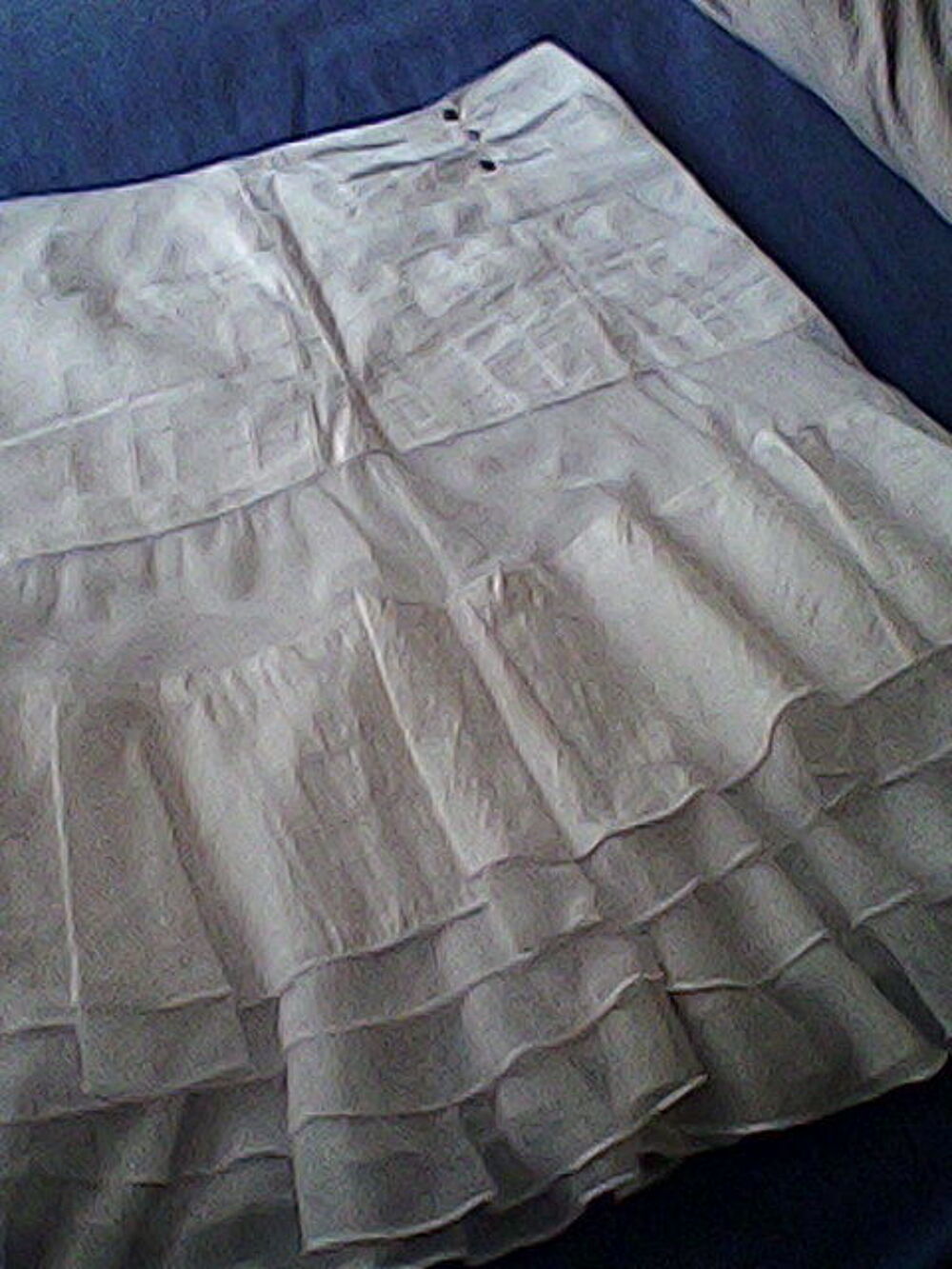 Jupe blanche, Vêtements