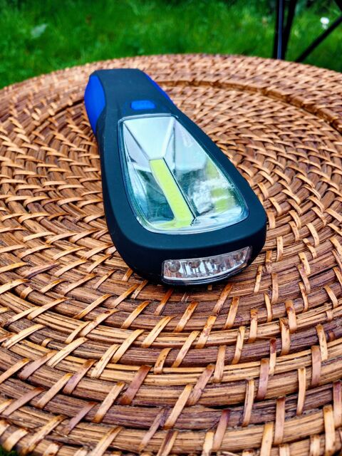 (Neuf) Lampe LED multifonction avec crochet et aimant   Idale camping & bricolage 5 Bagneux (92)
