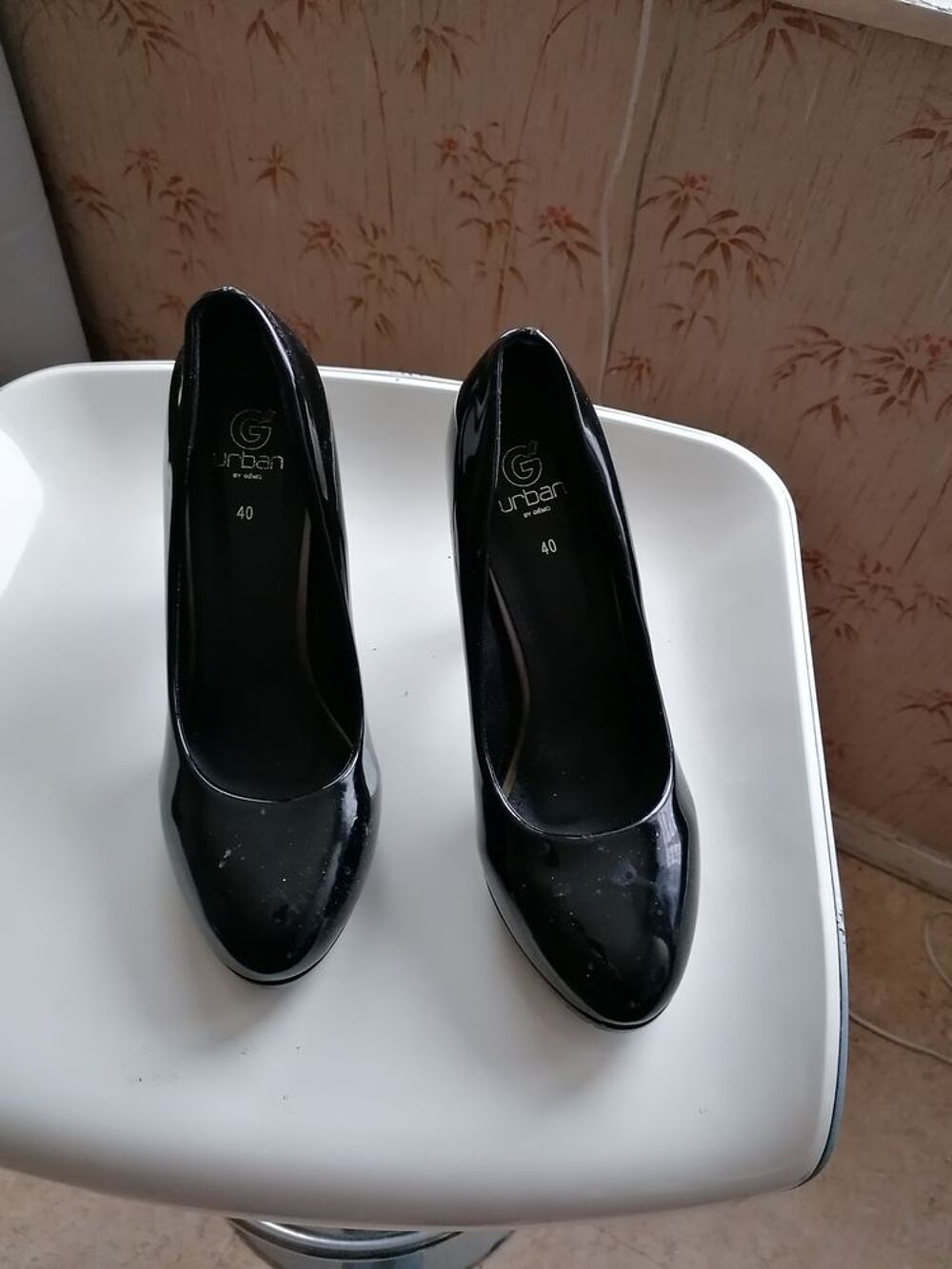 chaussures femmes &agrave; hauts talons. Chaussures