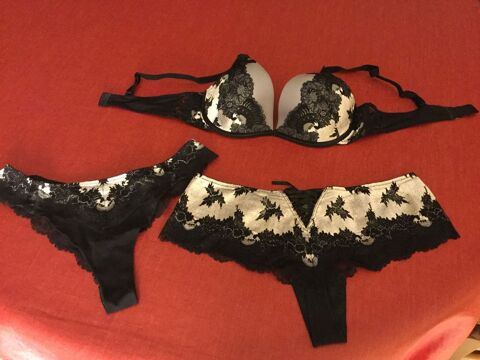 lingerie Chantelle 3 pièces 
45 Éragny (95)