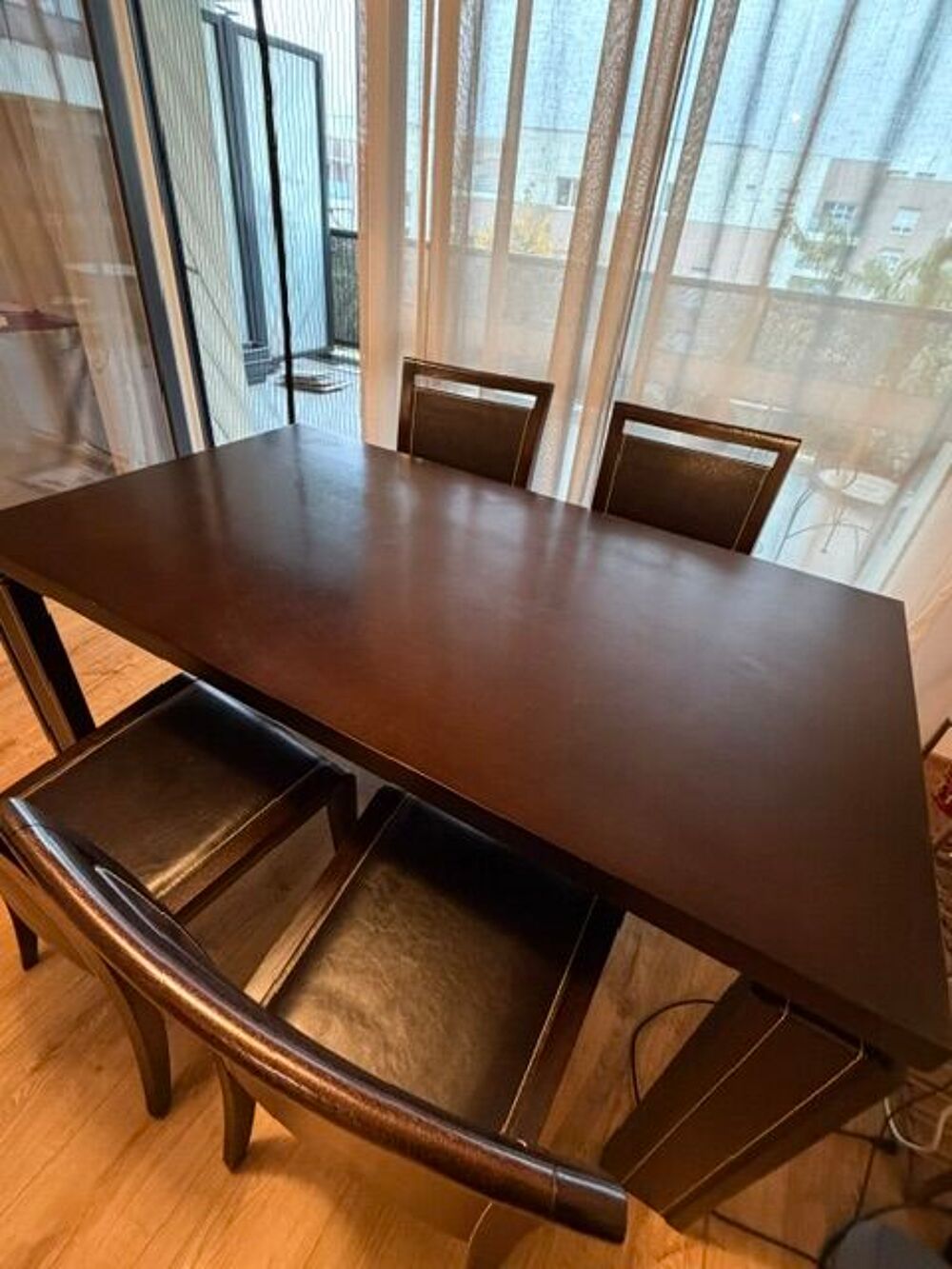 Table &agrave; manger 150 &times; 85 cm + 4 chaises ? Tr&egrave;s bon &eacute;tat Meubles