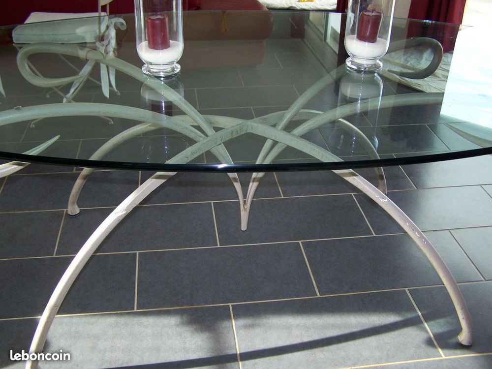 Table ovale + 6 chaises (int&eacute;rieur ou ext&egrave;rieur) Meubles