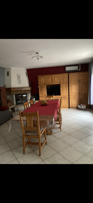  Villa à louer 6 pièces 200 m²