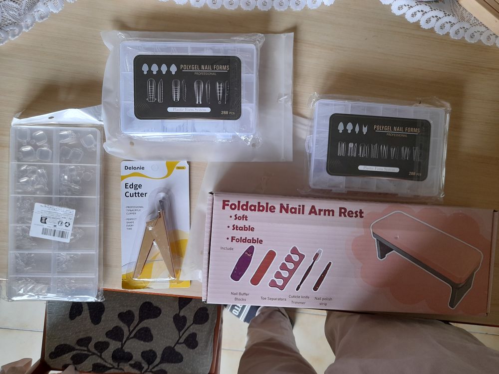 kit et accessoires manucure Bijoux et montres