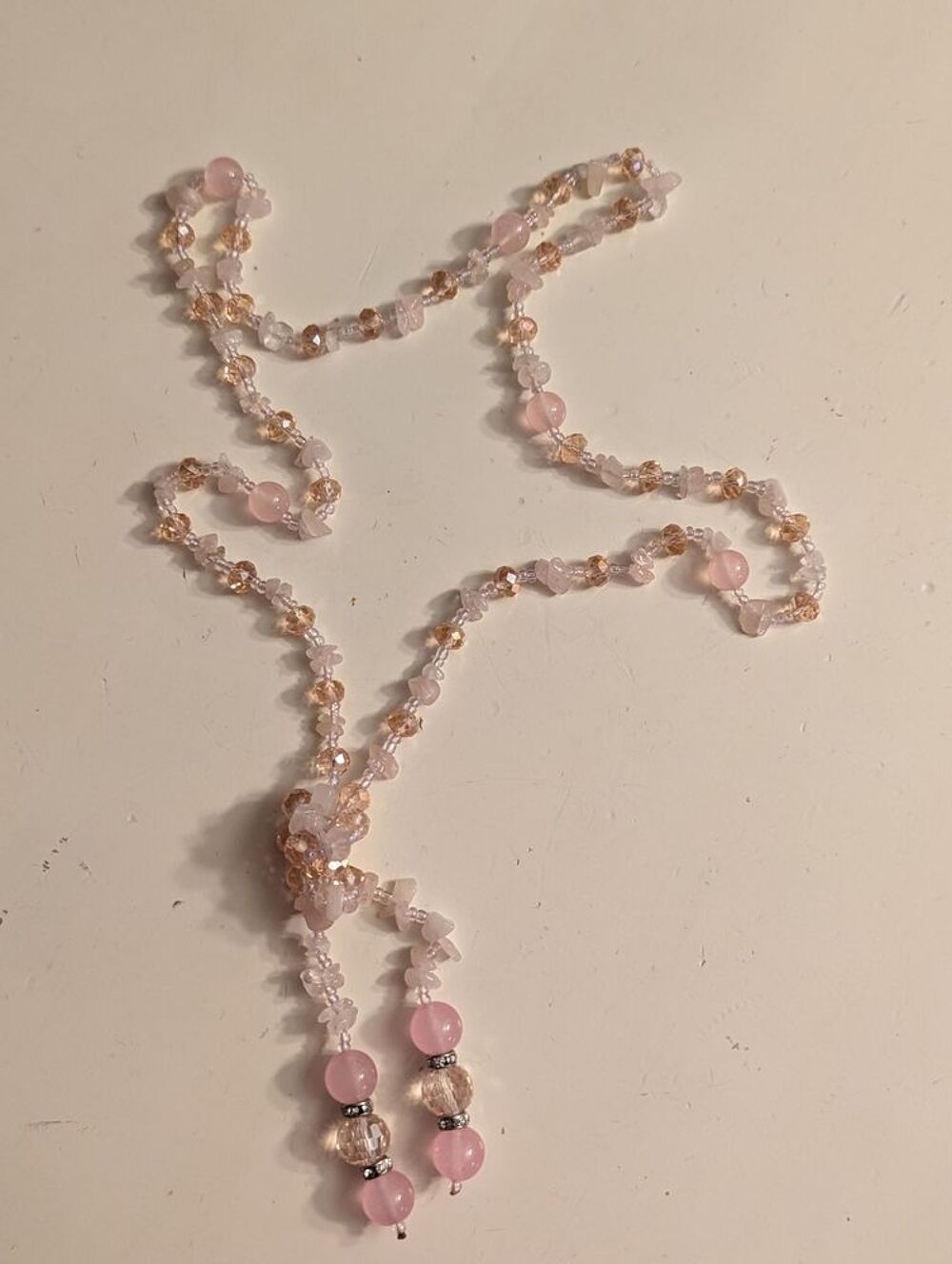 Collier rose et blanc Bijoux et montres
