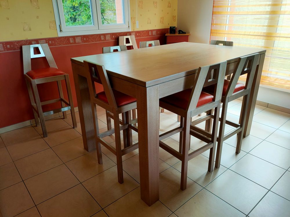 Table Haute + 8 chaises assorties Meubles