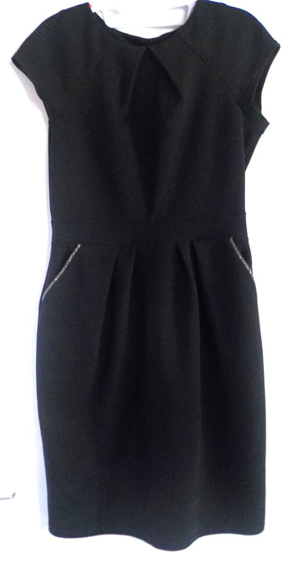 ROBE NOIRE EGERIE TAILLE M Vêtements