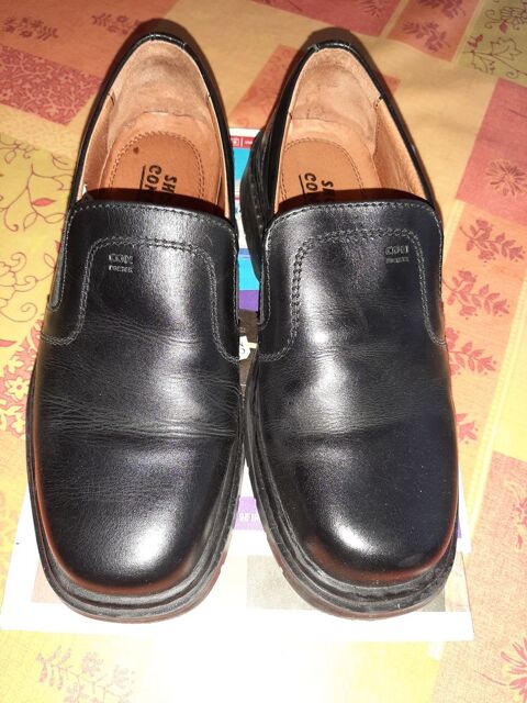 CHAUSSURES int�rieure et ext�rieur CUIR T40  20 Puteaux (92)