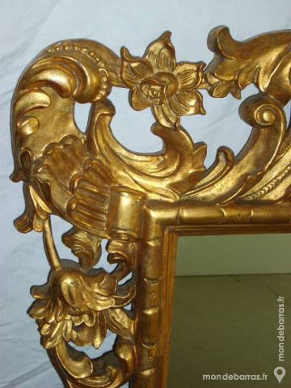 Miroir, bois sculpt&eacute; dor&eacute;, &agrave; d&eacute;cor de Putto Décoration