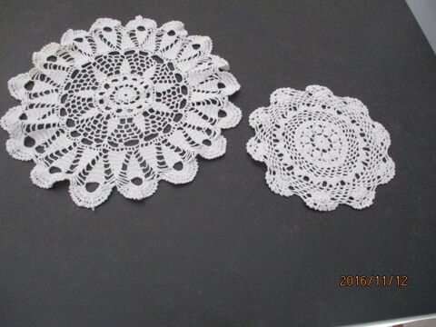 Deux napperons ronds 8 Castres (81)