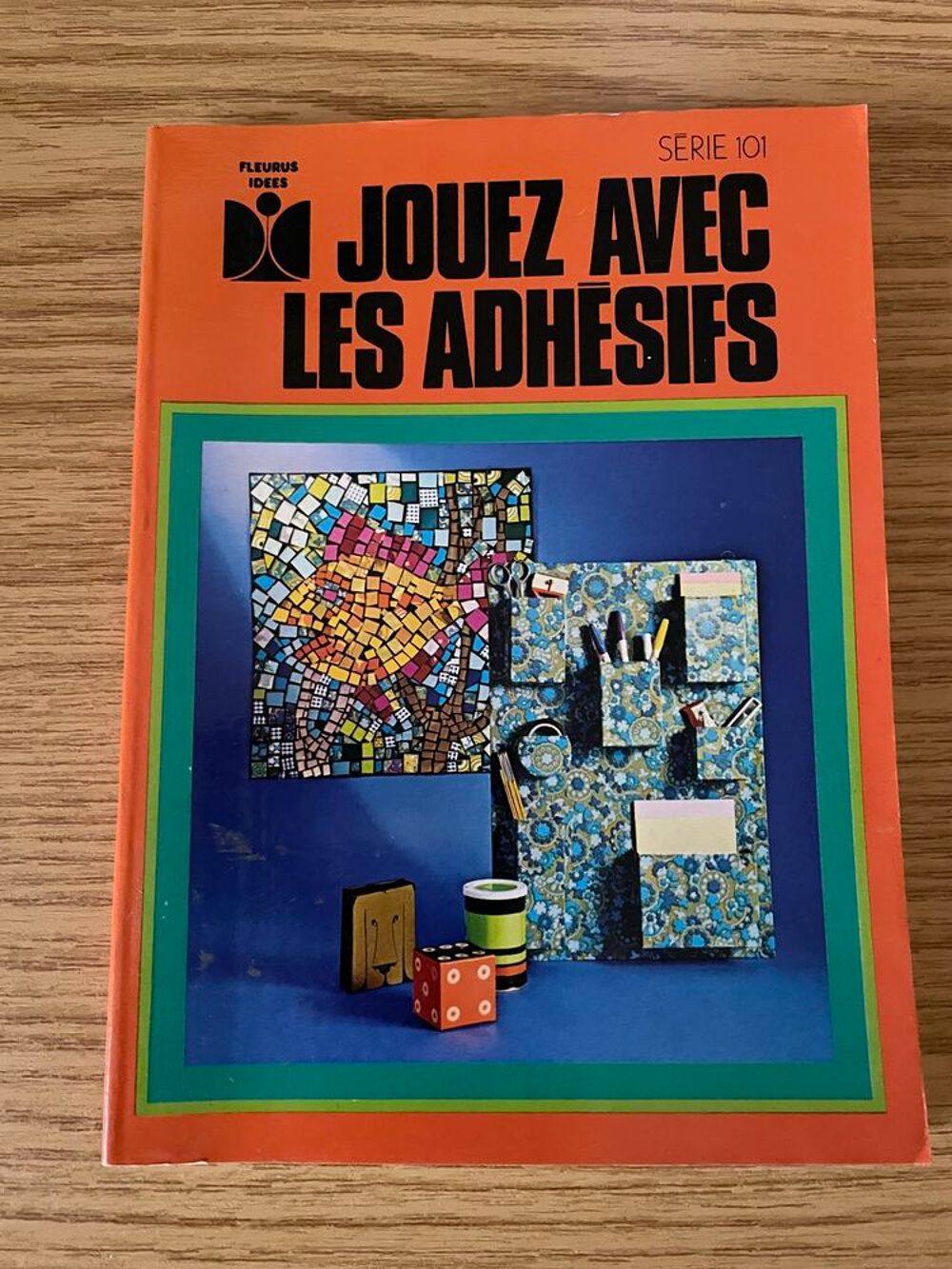 FASCICULES POUR TRAVAUX MANUELS Livres et BD