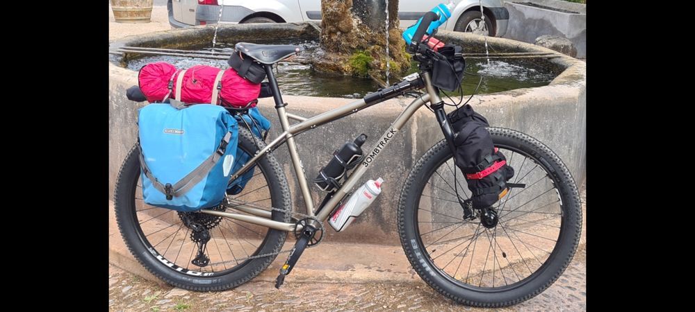 Bombtrack beyond +2022 Vélos