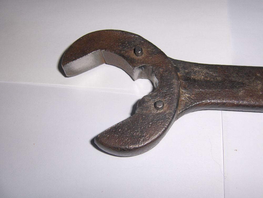 clef de m&eacute;canicien de marque LEROY CH ---- ($$)
Bricolage