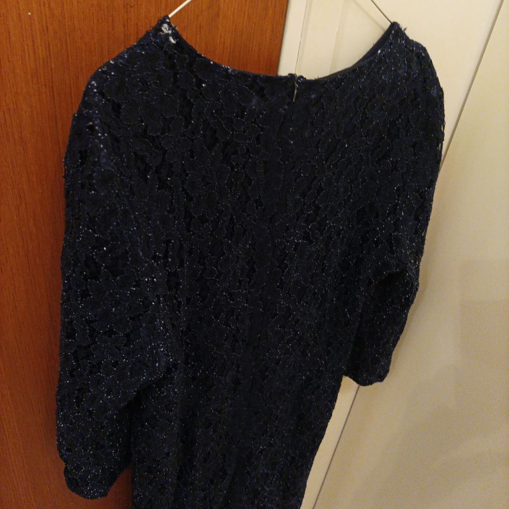 Robe v&eacute;ritable dentelle sur doublure bleue marine taille 46 Vêtements
