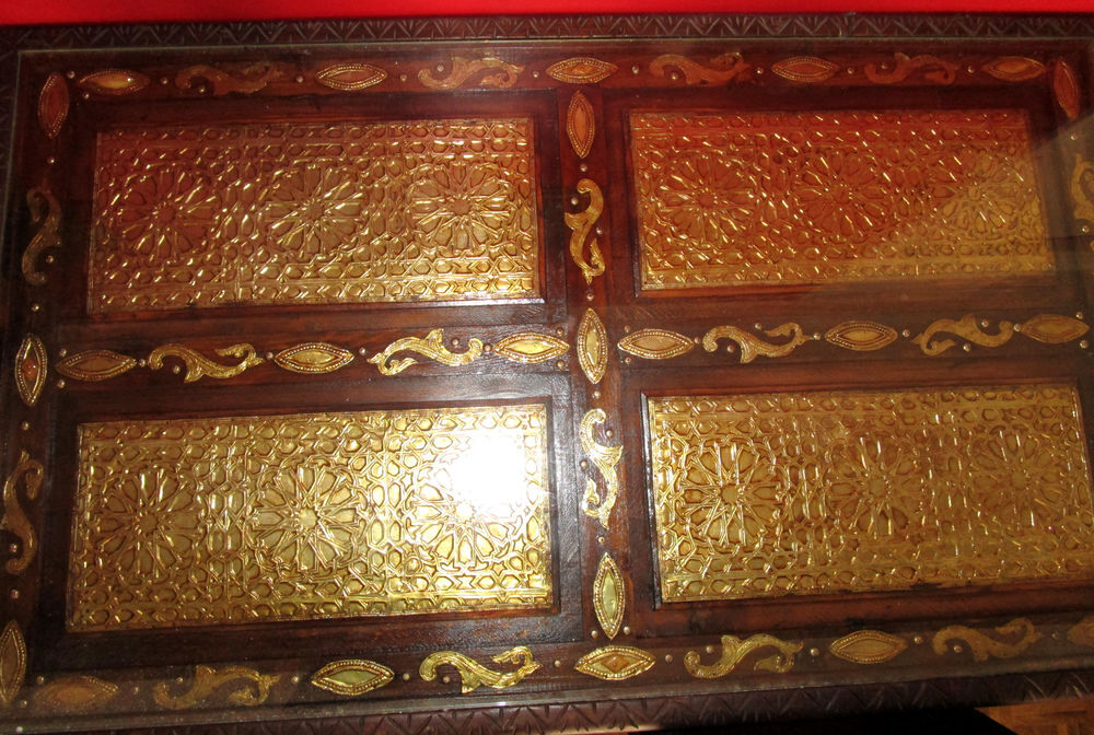 table et chaises marocaines faites sur mesure au Maroc Meubles