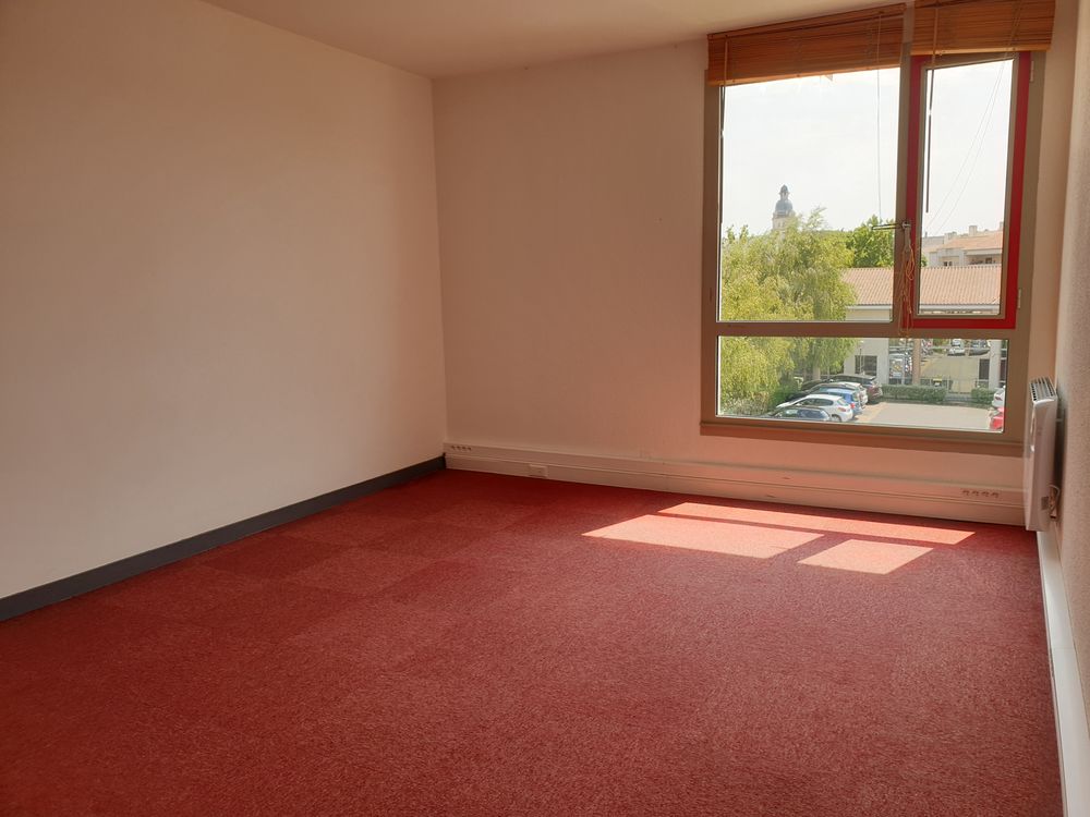   Bureaux à louer 62m² - LA ROCHELLE 