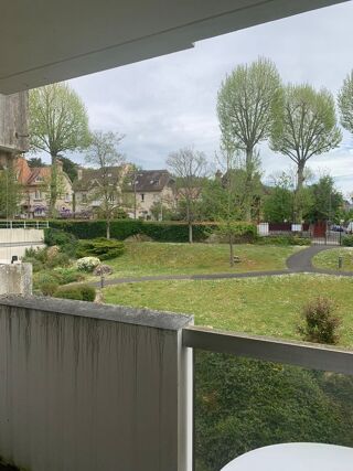  Appartement à louer 3 pièces 75 m²
