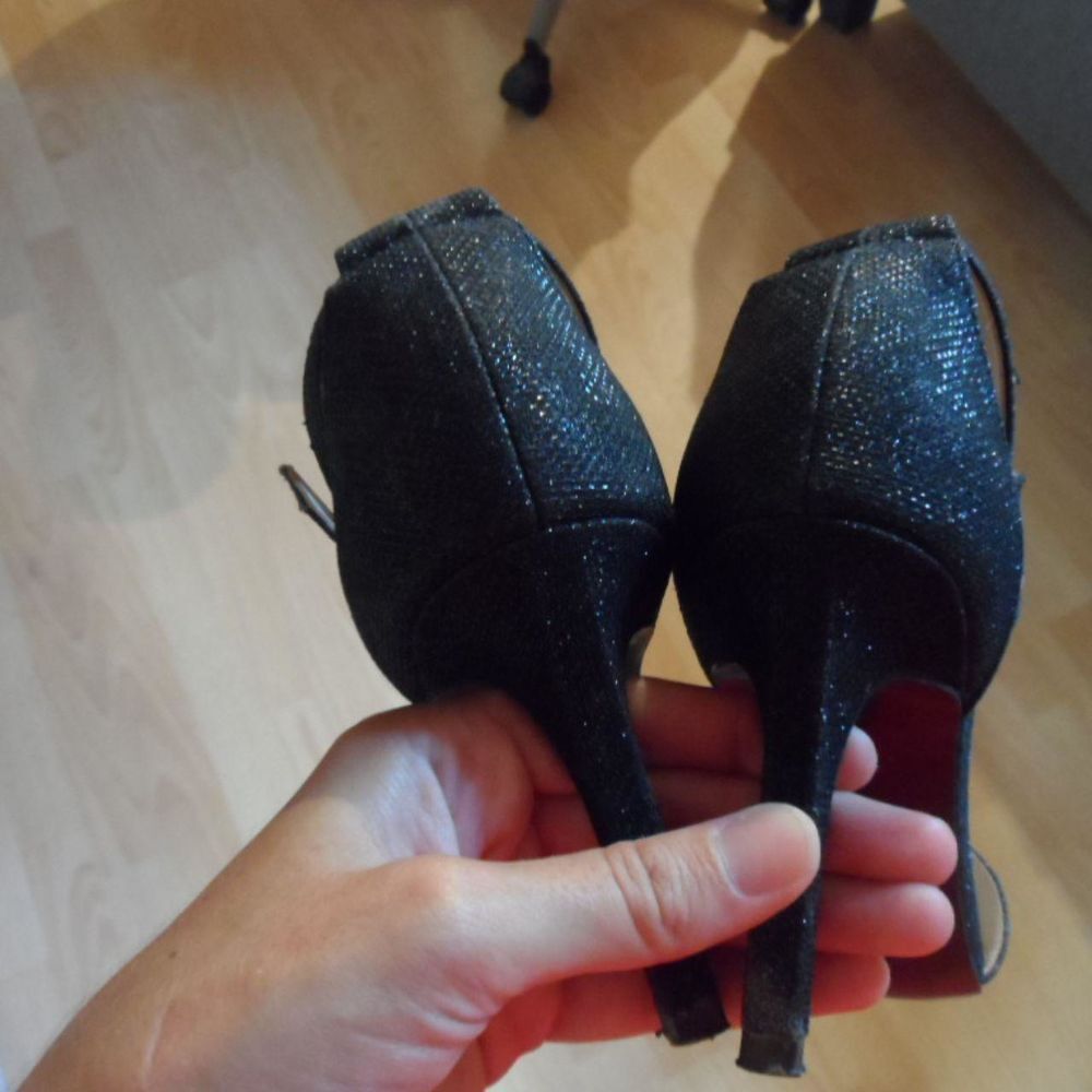 Sandales noires scintillantes Chaussures