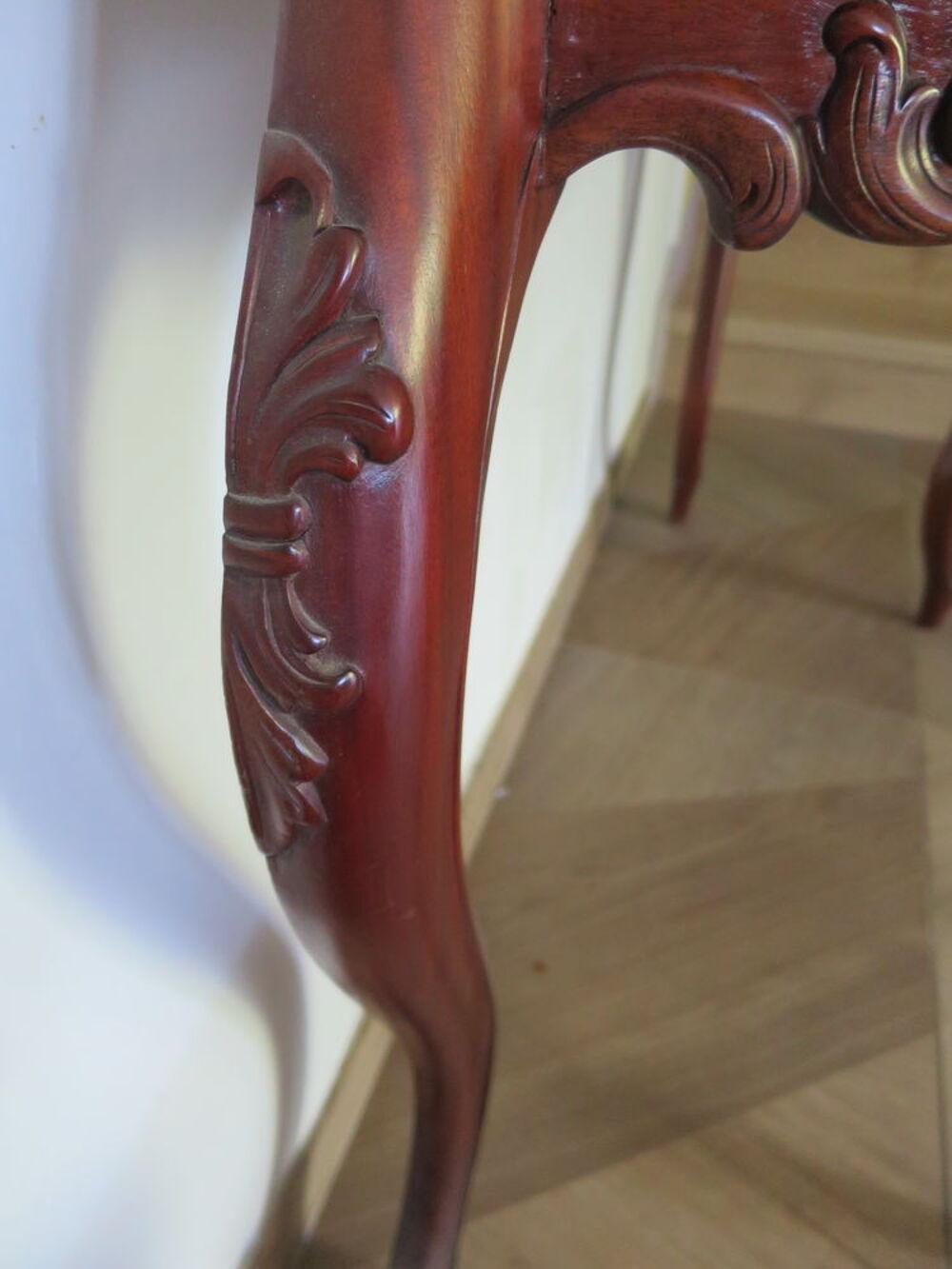 Console acajou en bois sculpt&eacute;-Style Louis XV-Piieds galb&eacute;s Meubles