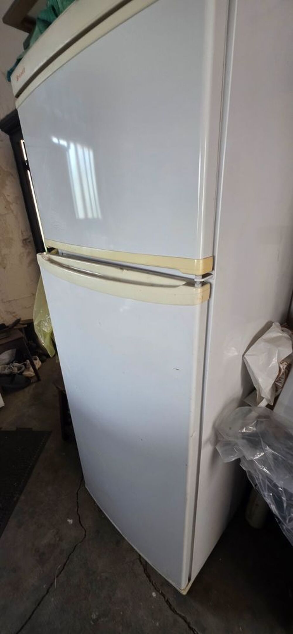 DONNE REFRIGERATEUR EN ETAT DE MARCHE 
Electroménager