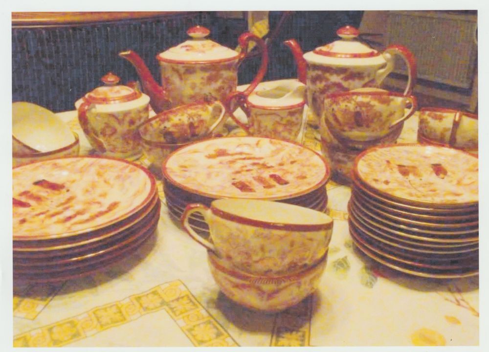 service &egrave; th&eacute; porcelaine motif japonais Cuisine