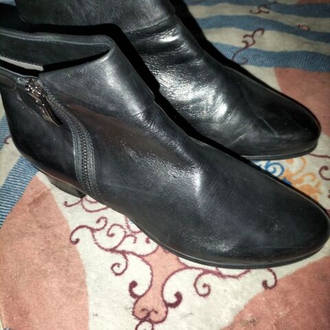 Boots zippé regarde le ciel pointure 39 quasi neuf 28 Cachan (94)