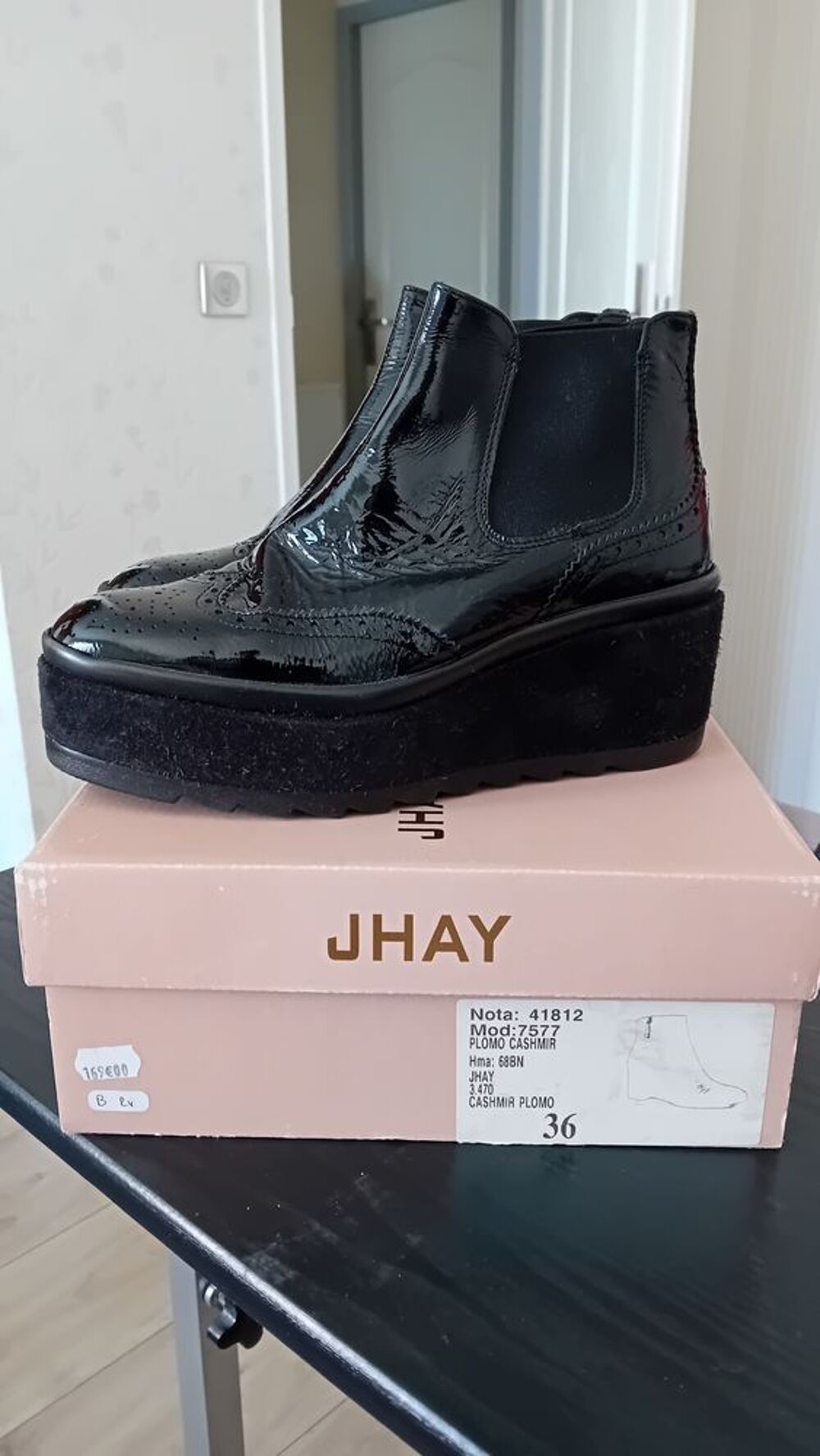 BOTTINES NOIRES MARQUE J HAY Chaussures