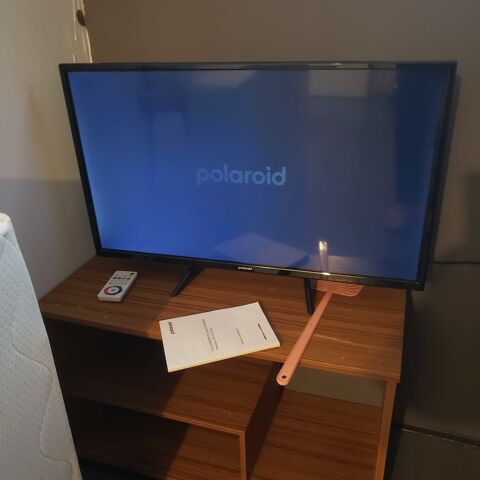 Tv Polaro�d +meuble tv 85 S�ranvillers-Forenville (59)