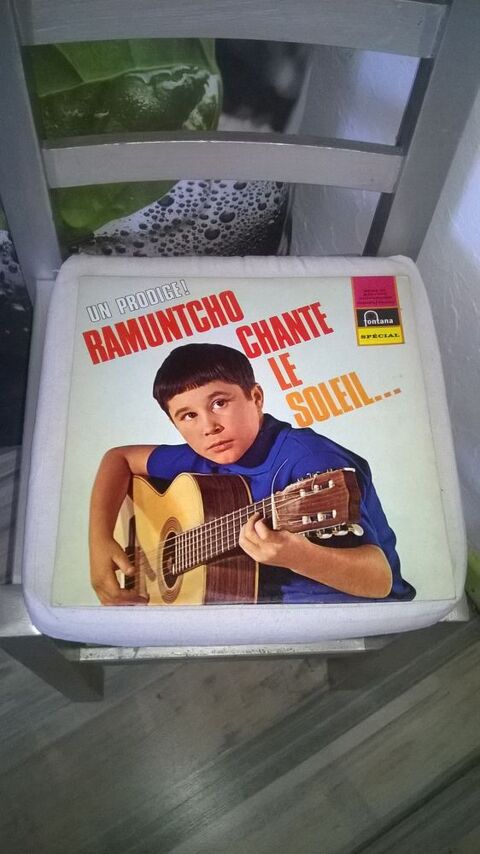 Vinyle Ramuncho
Chante Le Soleil
Excellent etat
La Mamma  4 Talange (57)