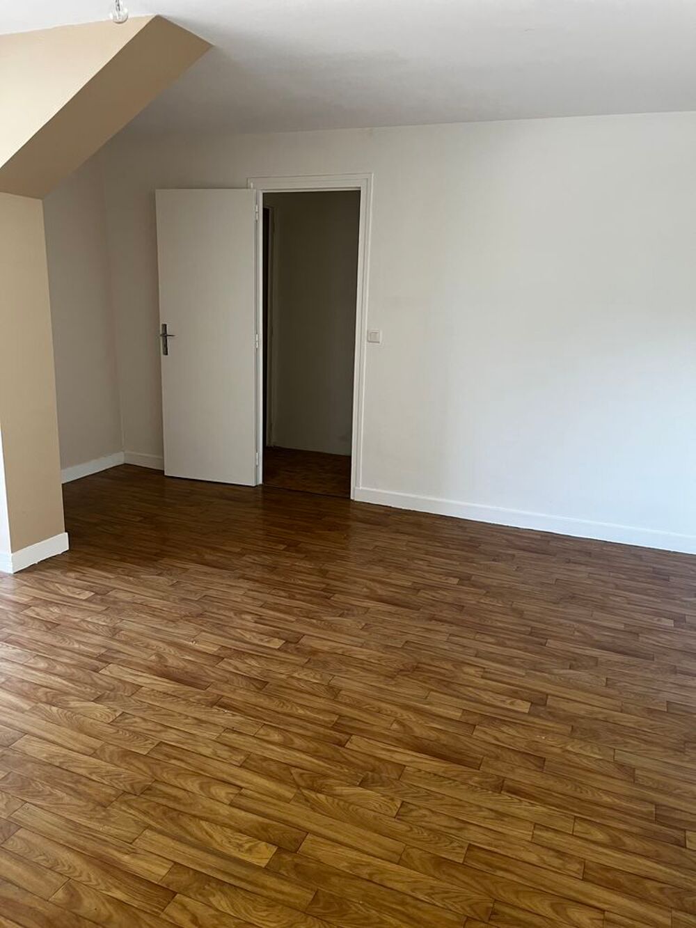 Location Appartement APT 3 CHAMBRES + GARAGE + TERRAIN à ST EUSEBE Saint-eusèbe