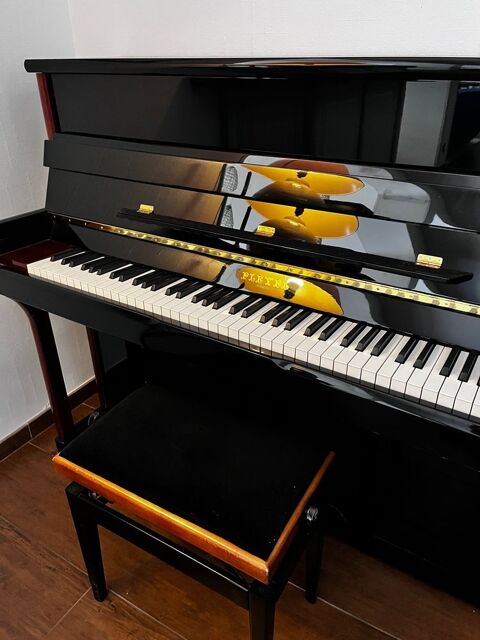 Piano droit Pleyel P120 laqué noir état impeccable 5000 Cajarc (46)