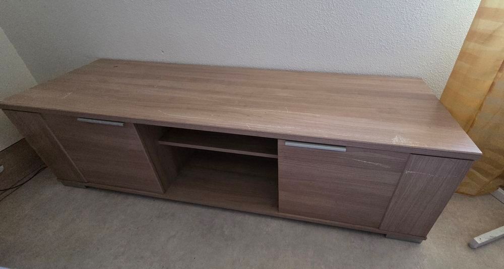 Meuble de tv en be mais quelques griffes Meubles
