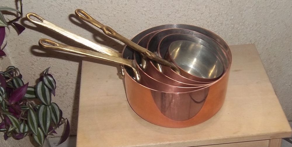 Lot de 5 casseroles cuivre fabrication fran&ccedil;aise Décoration