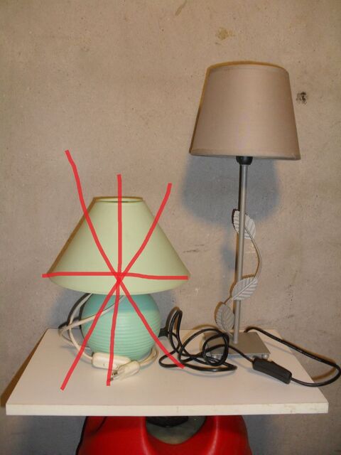 Lampe de chevet, bureau 3 Toul (54)