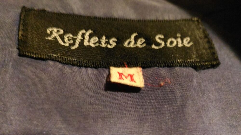 Chemise HOMME en soie bleue &agrave; reflets fins bordeaux &quot; Reflet Vtements