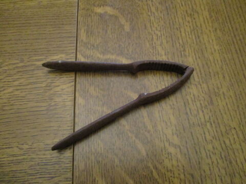 Ancien casse noix et noisettes 7 M�rignies (59)