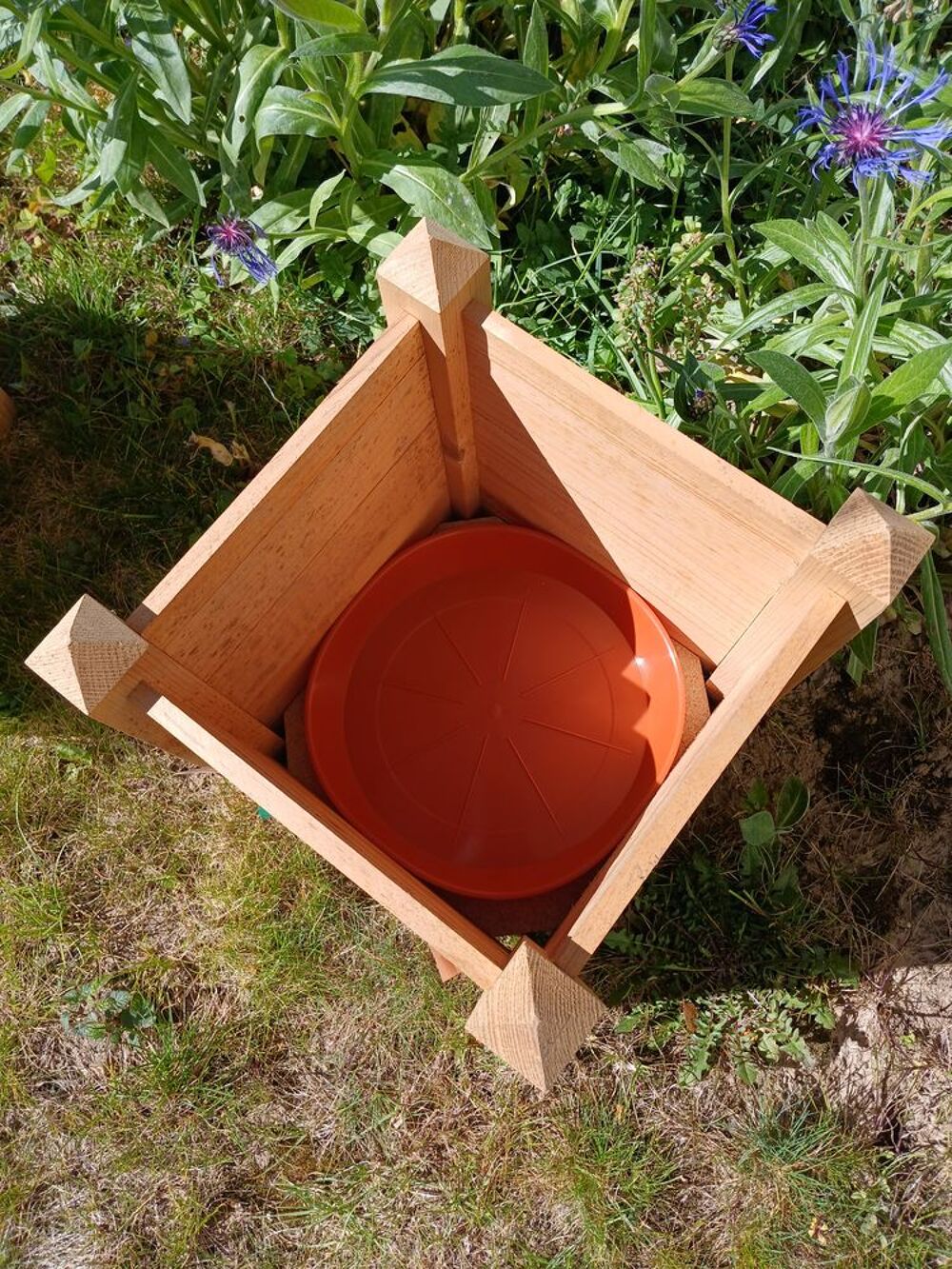 JARDINI&Egrave;RE INT&Eacute;RIEURE ET CACHE-POT D'INTERIEUR EN LOT OU A L Jardin