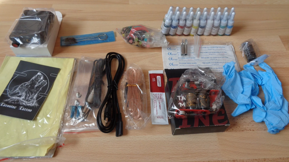 Kit de tatouage avec fournitures de tatouage Sports