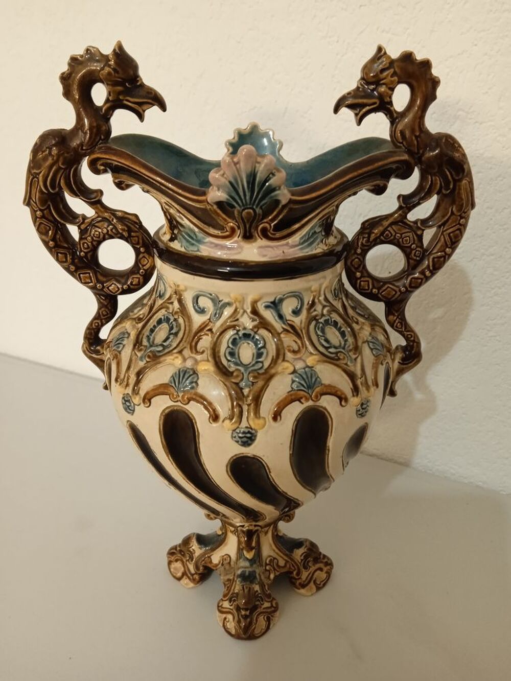 Ancien vase style chinois aux dragons Décoration