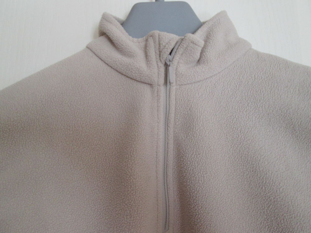 Sweat polaire beige marque Go Sport Vêtements